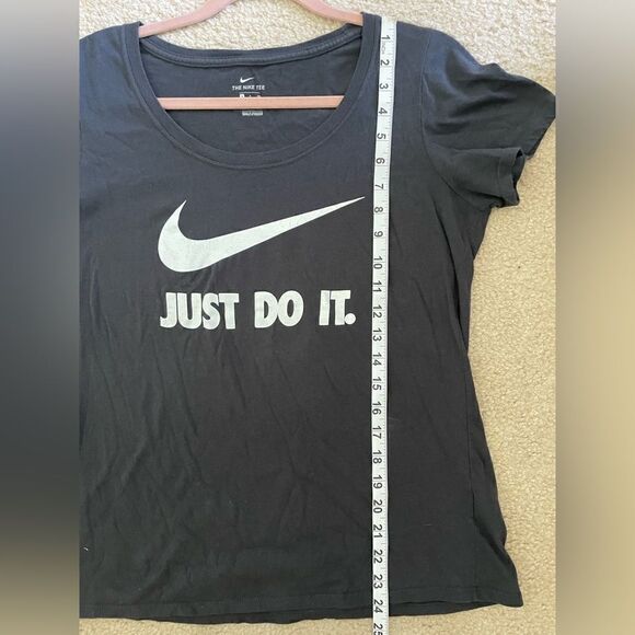 Nike Women’s Black “The Nike Tee” Size S - Picture 4 of 5